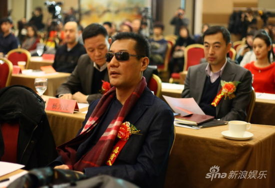 英壮出席发布会