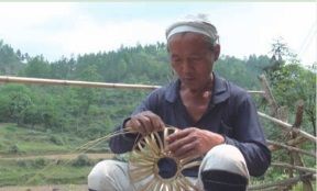 《竹艺》真实记录了广西瑶族人民的竹艺生活。