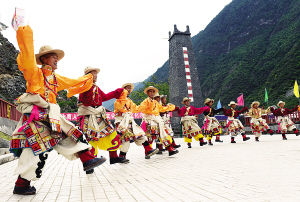 藏羌彝文化产业走廊建设为覆盖区域的民族文化产业发展注入活力。