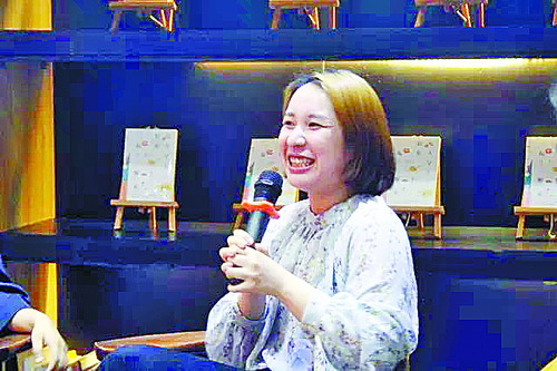 >>蔡要要荐书   最近读的书里,最喜欢的有两本,一本是财经作家阿耐的