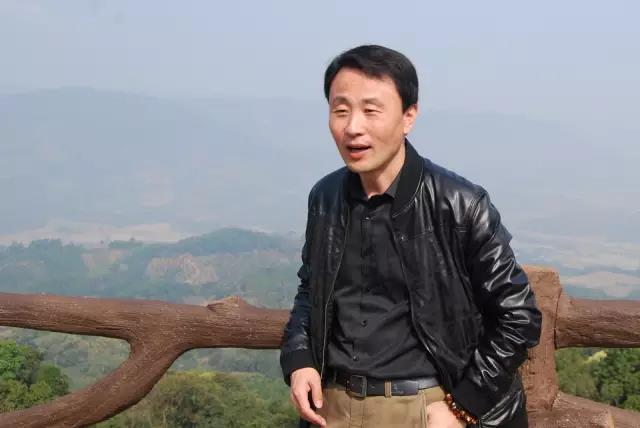 著名作家张学东个人简介:张学东,1972年生