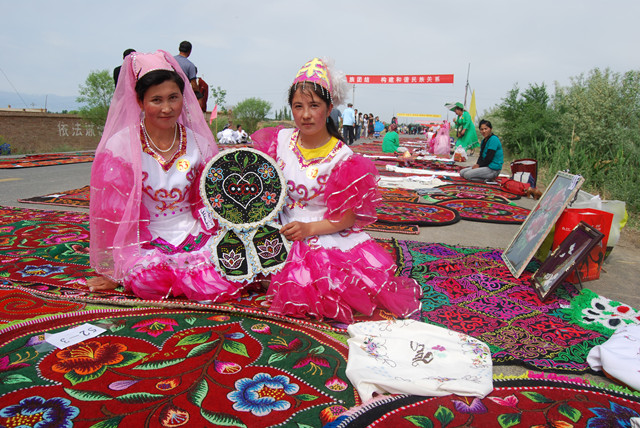 "党在我心中——全国各族人民的幸福生活摄影展"在京开幕