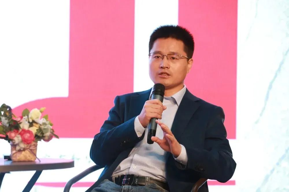 杨辉：文学批评需要持续的“自我革命”--访谈--中国作家网
