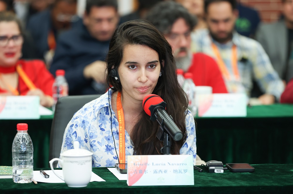 古巴诗人吉赛尔·露西亚·纳瓦罗