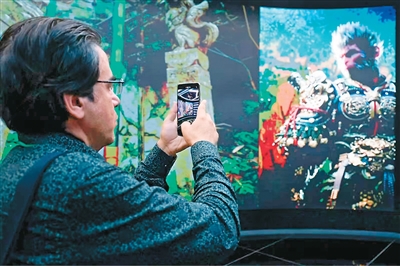 参会嘉宾参观杭州城西科创大走廊未来科技城展馆。 主办方供图