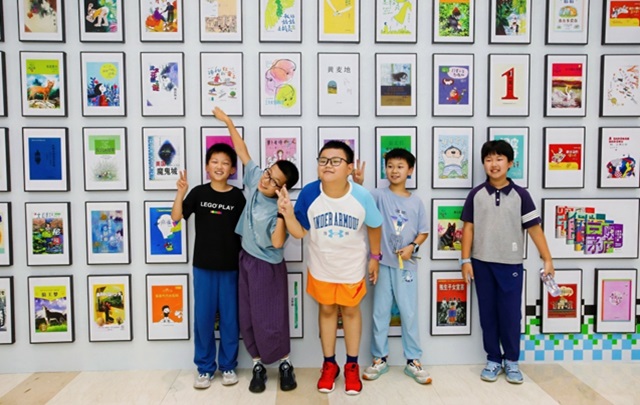 在这场特展,读懂上海儿童文学的黄金40年