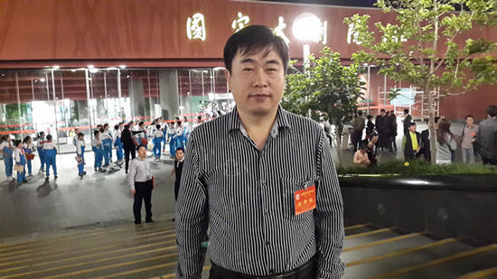柳冬妩出版专著 纠正卡夫卡《变形记》误译_中国作家网
